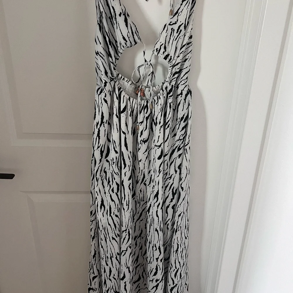 Zebra Print Maxi Cutout Halter Dress Size Medium - Picture 13 of 16